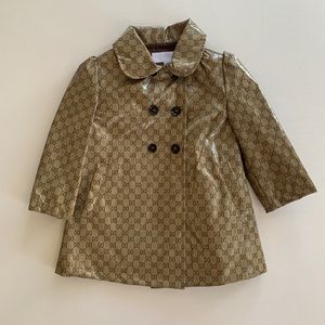 Gucci baby raincoat with removable hood